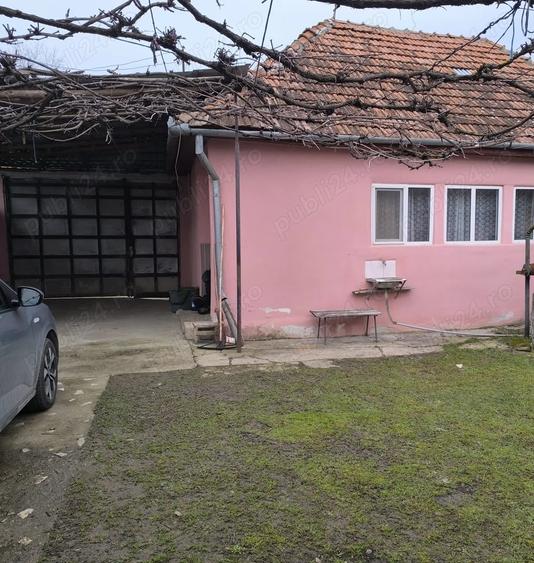 Casă cu 3 camere cu Teren 20 Mp în Albești