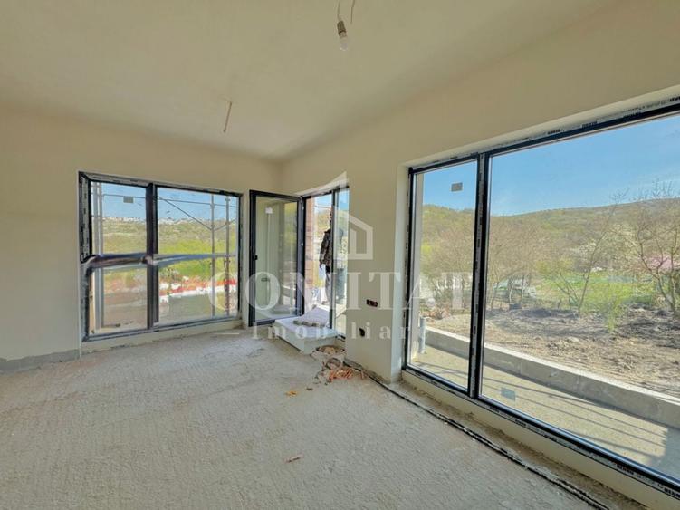 Apartament cu 4 camere semidecomandat în Mănăștur