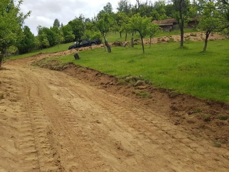 Teren de 4120 mp, în Valea