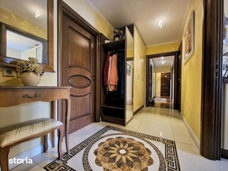 Apartament cu 5 camere decomandat în Unirii