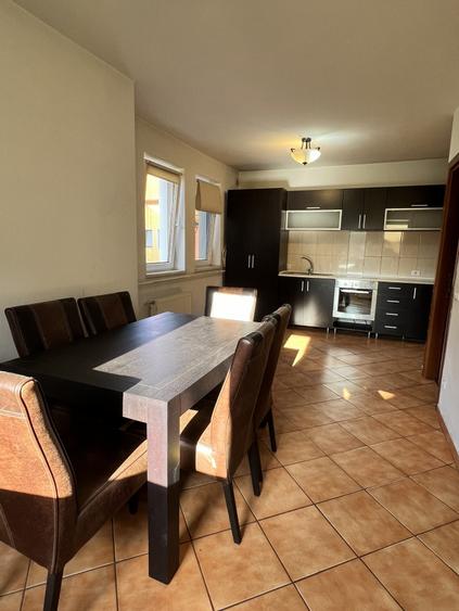 Apartament cu 4 camere decomandat în Dumbrăvița