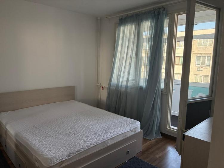 Apartament cu 3 camere decomandat în Militari