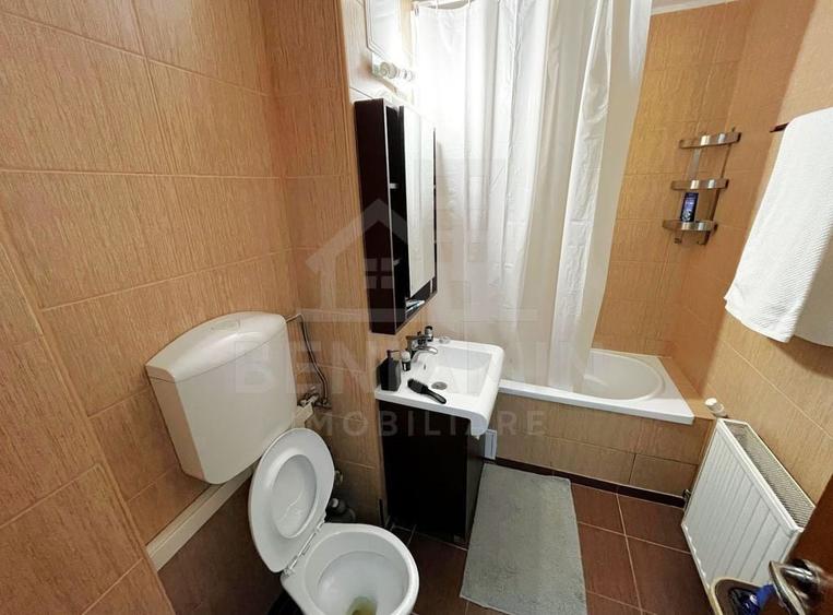 Apartament cu 2 camere decomandat în Rovine