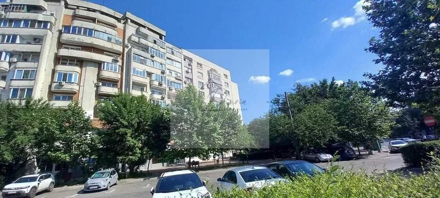 Garsonieră decomandată în Costin Georgian