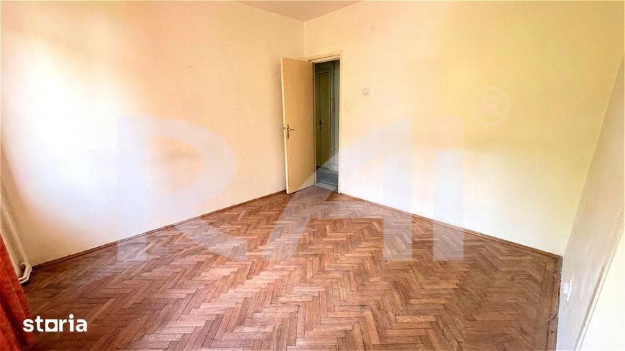 Apartament cu 4 camere decomandat în Rovine