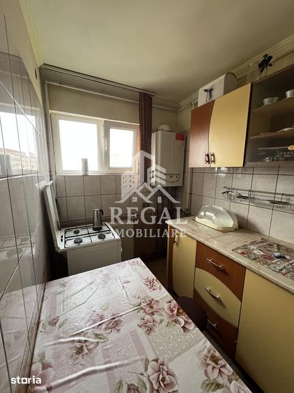 Apartament cu 2 camere decomandat, mobilat în Micro 4