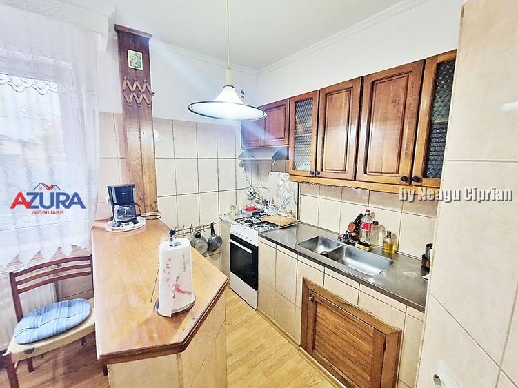 Casă individuală cu 10 camere cu Canalizare în Exercițiu