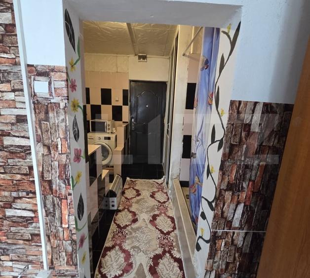 Garsonieră semidecomandată, mobilată în Micro 12