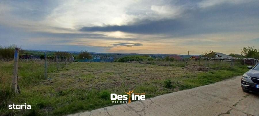 Teren de 974 mp, în Bucium