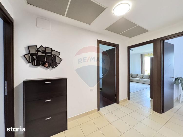 Apartament cu 3 camere, mobilat în Văcăresti