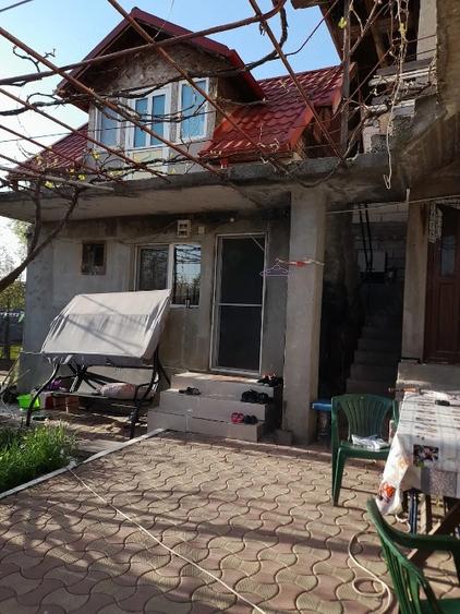 Casă individuală cu 5 camere cu Canalizare în Lumina
