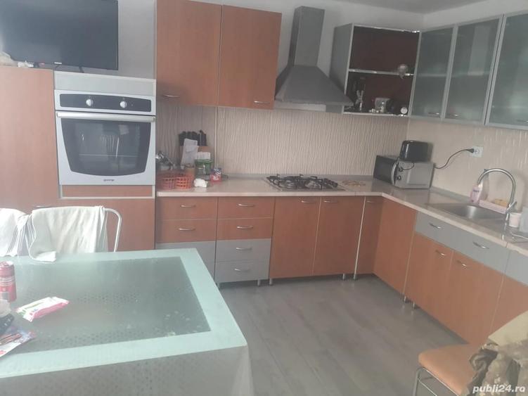 Casă cu 6 camere în Central