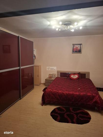 Casă cu 4 camere cu Teren 1000 Mp în Garoafa