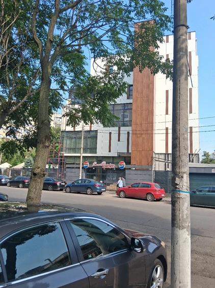 Casă cu 6 camere cu Teren 193 Mp în 13 Septembrie
