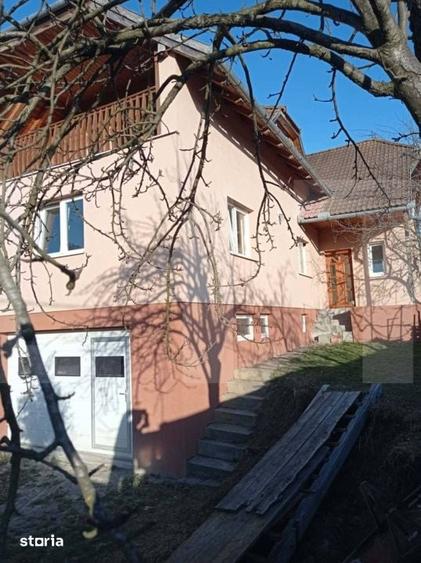 Casă cu 5 camere cu Teren 486 Mp în Central