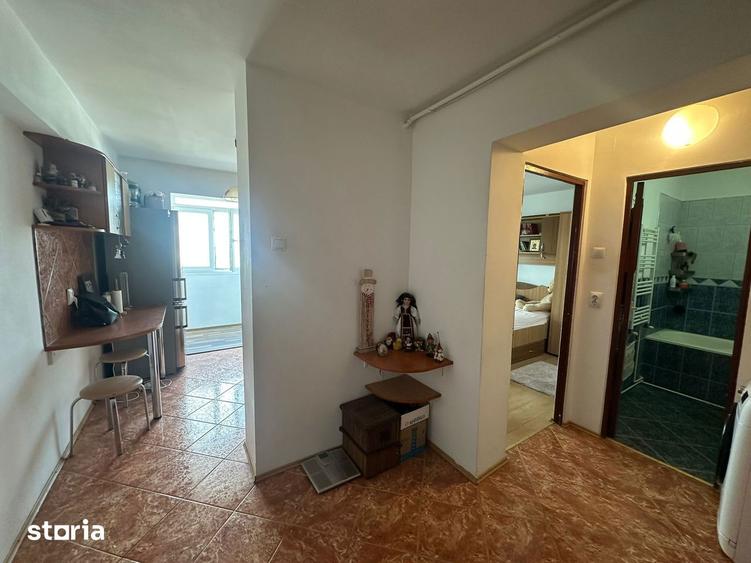Apartament cu 2 camere decomandat, mobilat în Vest
