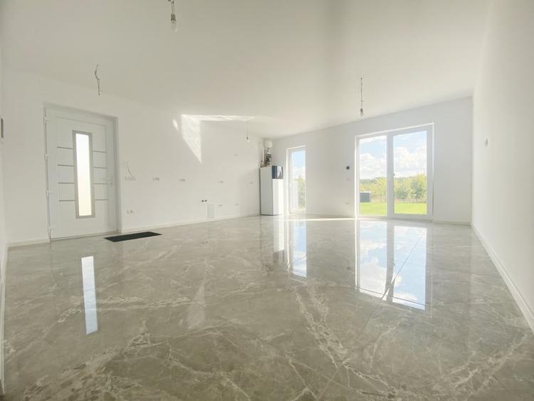 Duplex cu 3 camere cu Teren 300 Mp în Dumbrăvița