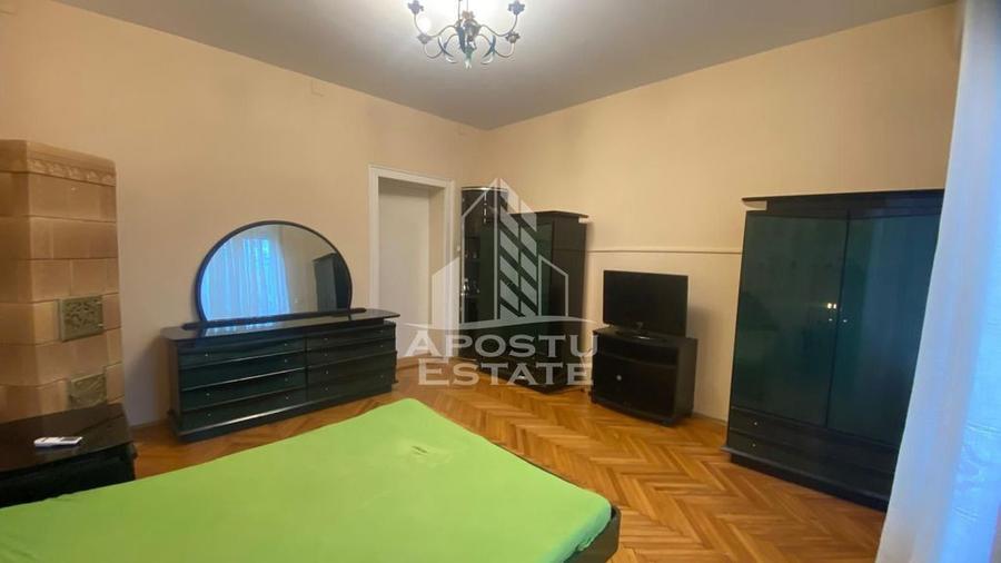 Apartament cu 3 camere decomandat, mobilat în Dâmbovița