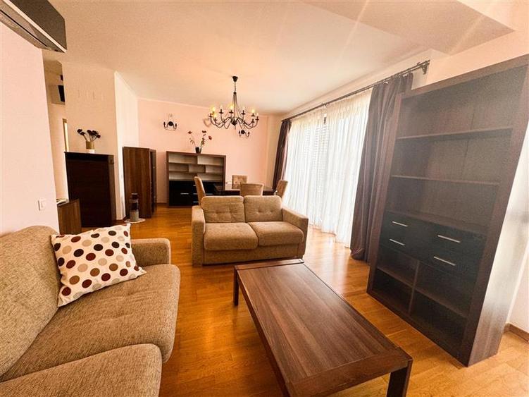 Apartament cu 3 camere decomandat, mobilat în Central