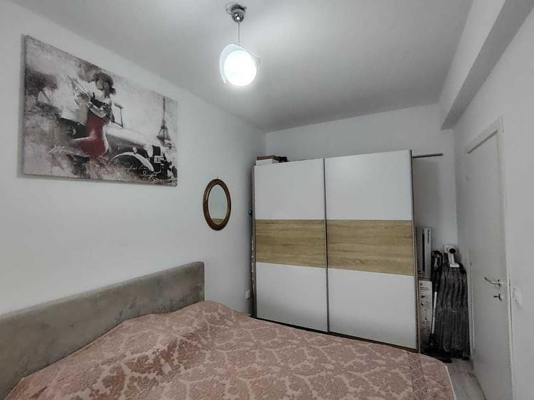 Apartament cu 2 camere semidecomandat în Roșu