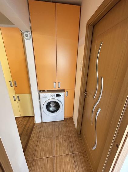 Apartament cu 2 camere decomandat în Girocului