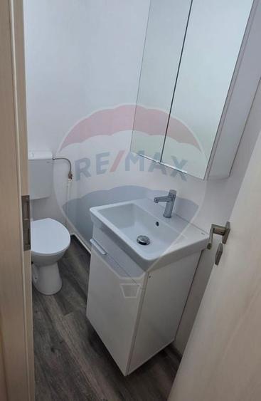 Apartament cu 3 camere decomandat în Gorjului