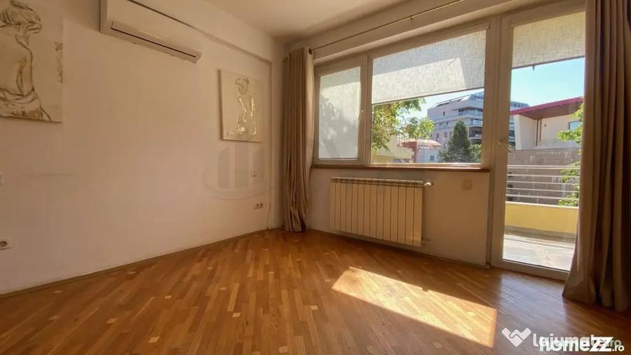 Casă cu 7 camere cu Teren 250 Mp în Nordului