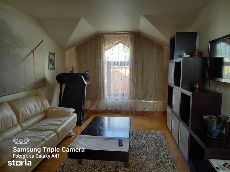 Casă cu 5 camere cu Teren 1000 Mp în Priseaca