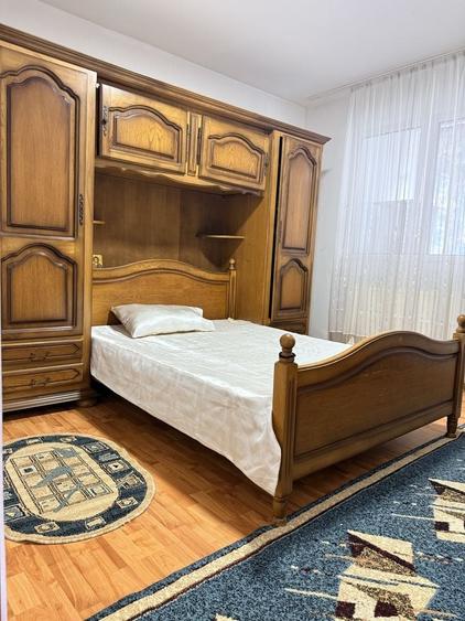 Apartament cu 3 camere decomandat în Olari