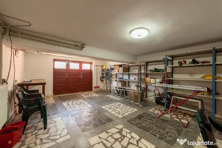 Casă cu 7 camere cu Teren 350 Mp în Exercițiu