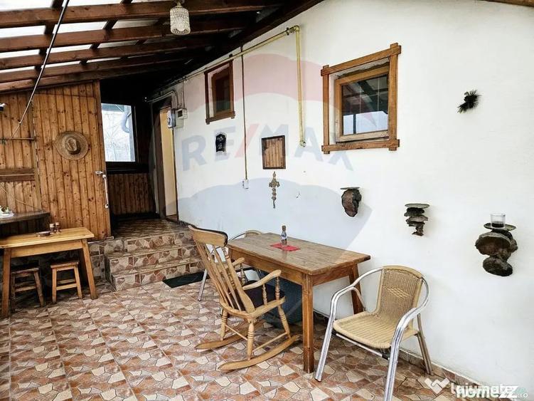 Apartament cu 3 camere decomandat în Calea București
