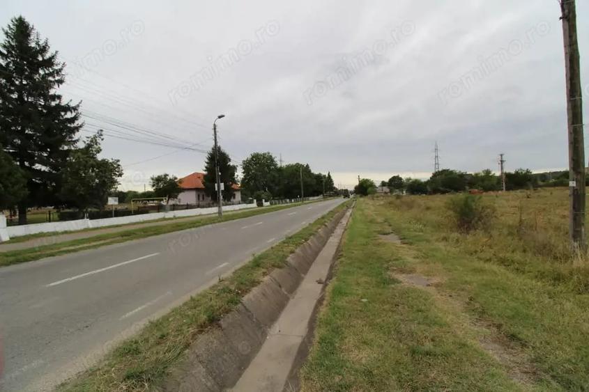 Teren de 3637 mp, în Centura