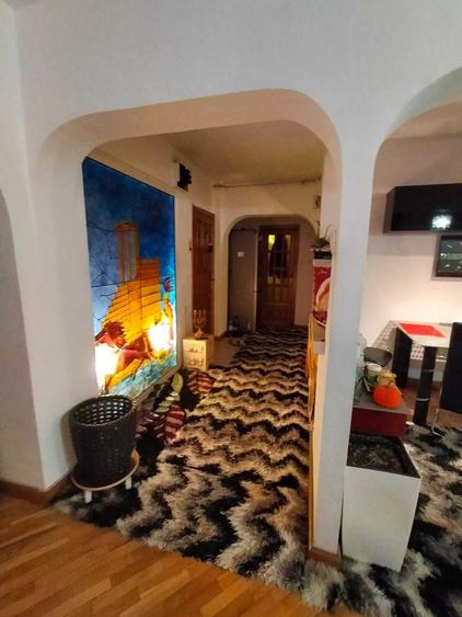 Apartament cu 3 camere în Badea Cârțan