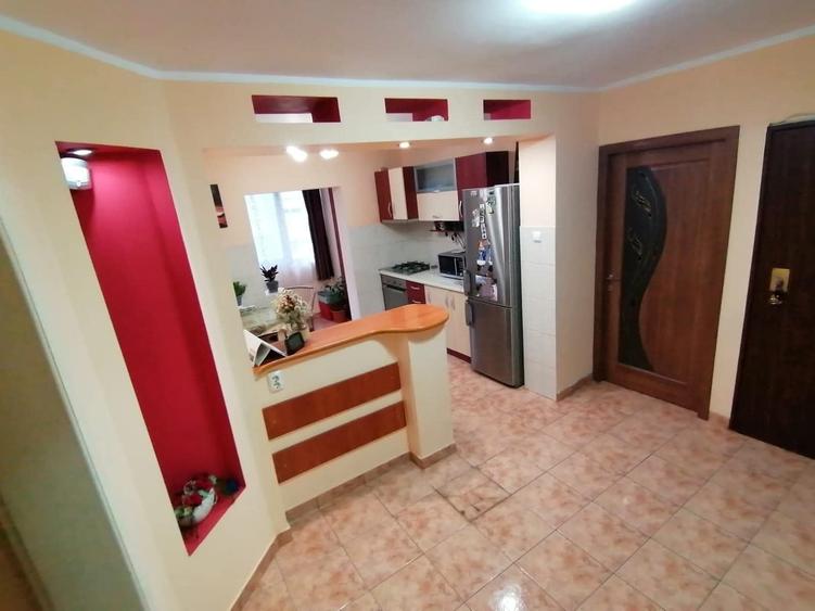 Apartament cu 2 camere decomandat în Tărian