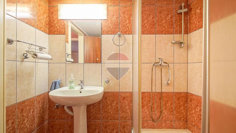 Apartament cu 2 camere semidecomandat în Centrul Civic