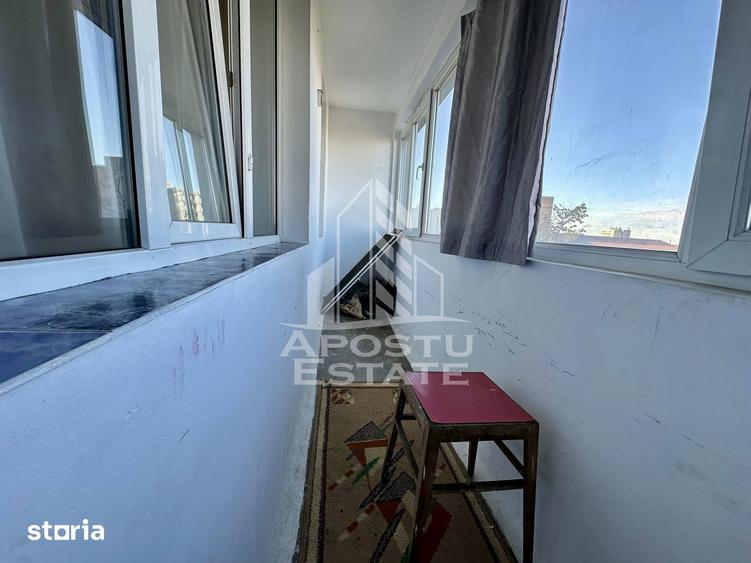 Apartament cu 3 camere semidecomandat, mobilat în Iosefin