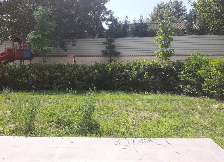 Apartament cu 5 camere decomandat în Dămăroaia