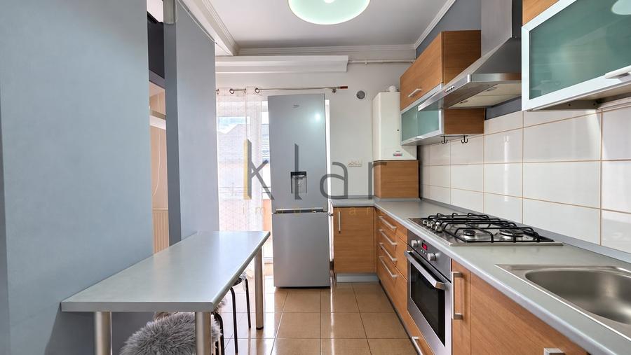 Apartament cu 4 camere semidecomandat, mobilat în Florești