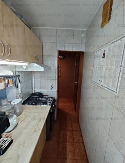Apartament cu 3 camere semidecomandat în Florilor