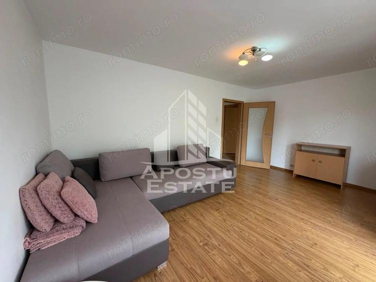 Apartament cu 3 camere decomandat în Lipovei