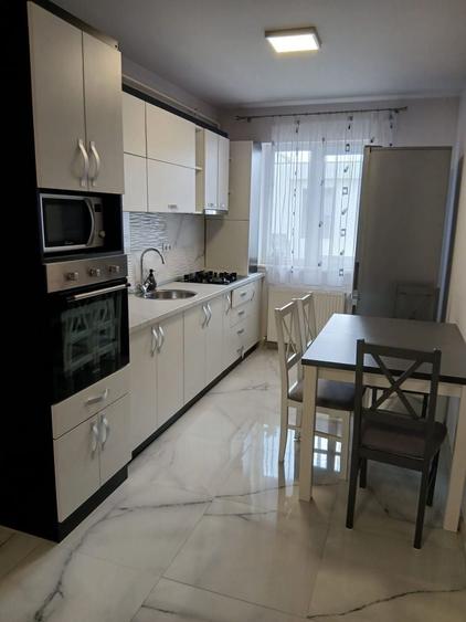 Apartament cu 2 camere decomandat în Florești