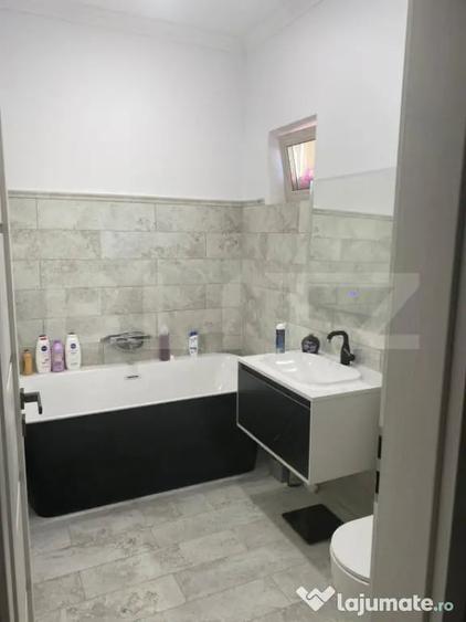 Casă cu 5 camere cu Teren 440 Mp în Central