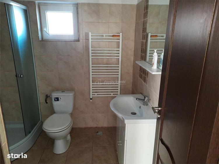 Casă cu 4 camere în Ostratu