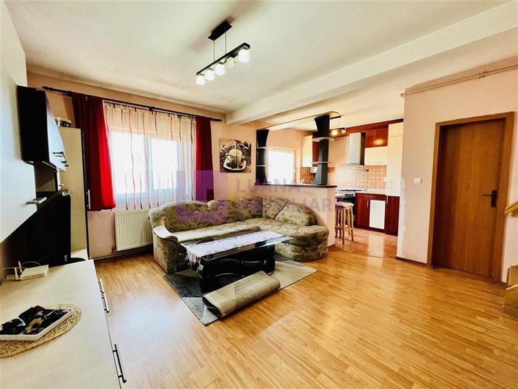 Apartament cu 3 camere decomandat în Aeroport