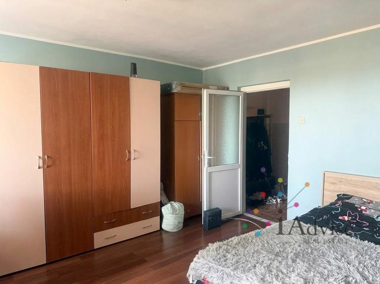 Garsonieră decomandată, mobilată în Astra
