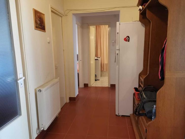Apartament cu 4 camere decomandat în Săsar