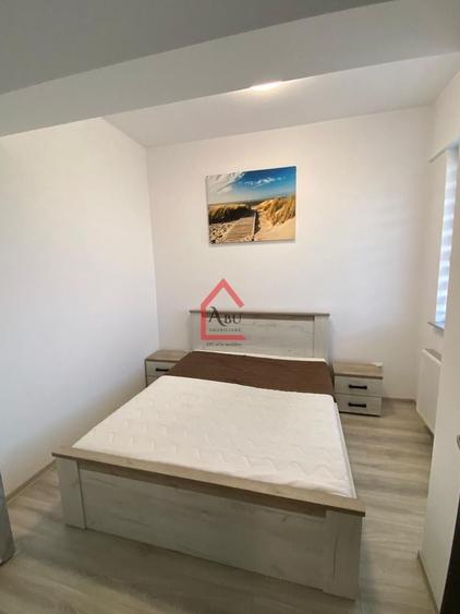 Apartament cu 2 camere semidecomandat, mobilat în Nicolina