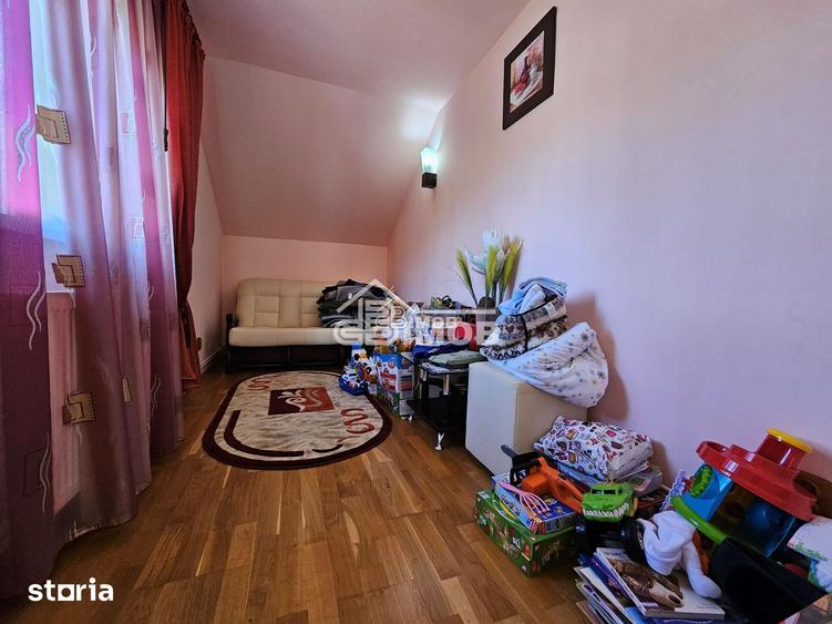 Casă cu 4 camere cu Teren 820 Mp în Buciumeni