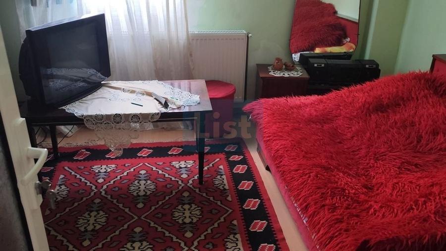 Casă cu 4 camere cu Canalizare în Central