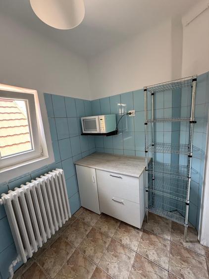 Apartament cu 2 camere nedecomandat în P-ța Muncii
